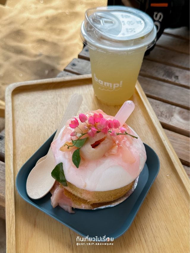 🏖️ คาเฟ่บนหาดทราย นั่งชิลรับคลื่นลมริมทะเลหัวหิน