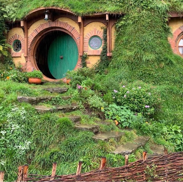 Hobbiton - a real place in New Zealand 