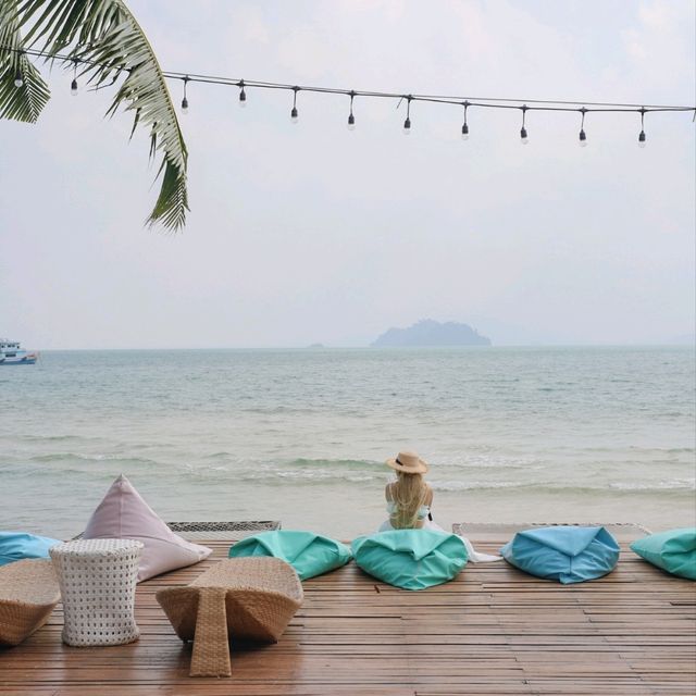 ร้อนๆแบบนี้ ชวนหนีฝุ่น PM ไปติดเกาะที่ TheBlueSkyResort เกาะพยาม ~ ระนอง