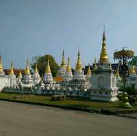 กราบ..เจดีย์ซาว เมืองลำปาง