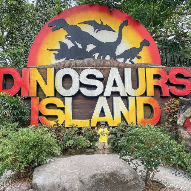Jurassic Throwback at Dinosaurs Island Clark