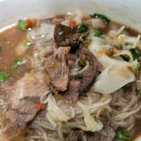 ก๋วยเตี๋ยวลิ้นวัวเฮียตี๋น้อย พยุหะคีรี นครสวรรค์