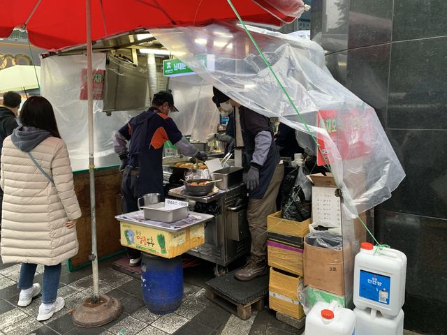 韓国　韓国グルメ　食べ歩きも楽しい　南大門野菜ホットク！