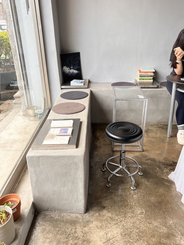 韓国/ソウル【文来】看板猫ちゃんがいるオシャレなカフェ☕️