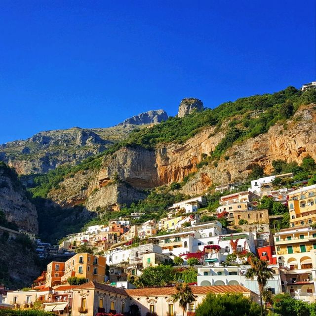 "The Jewel of Italy:Embarking on an Amalfi Coast"