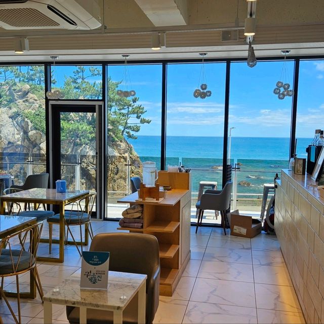 바다보며 힐링 하는 🥤CAFE ANEUK🍹