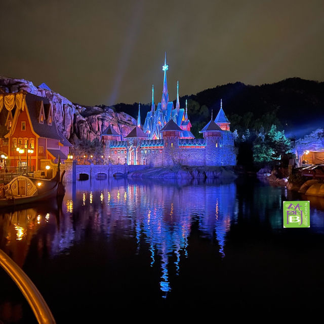 香港迪士尼全球首個World of Frozen日夜黃昏美景