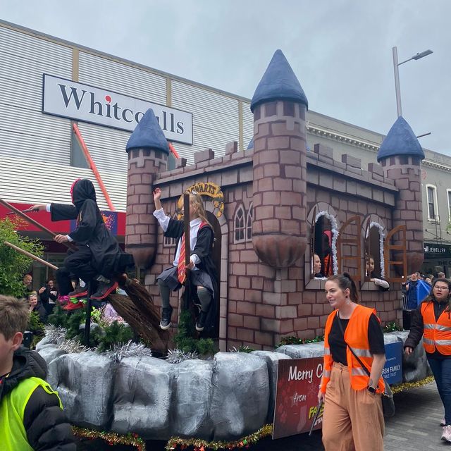 Santa 🎅🏾 Parade at George Street Dunedin