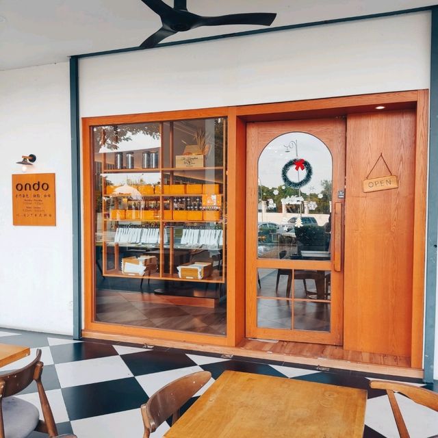 🍰 Eclectic Inspired Cafe @ Eco Bloom 🥐🥖