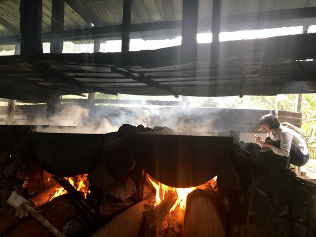 MAKING BARIO SALT IN THE HIGHLANDS.