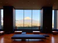 「御殿場HOTEL CLAD」：富士山景觀+舒適泡湯，購物勝地的理想住宿