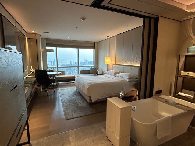 俯瞰深圳美景的酒店-中洲萬豪酒店