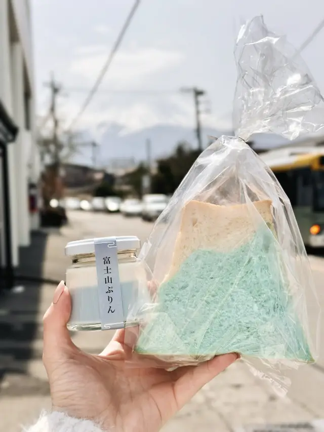 🇯🇵河口湖必買！富士山麵包同布甸 超可愛 好好味🗻