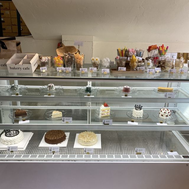 韓国 かわいいリボンパンが売っている欧米カフェ🩷