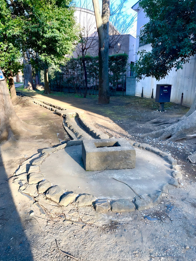 【下辨財天/東京都】市へと寄付された公園にある神社