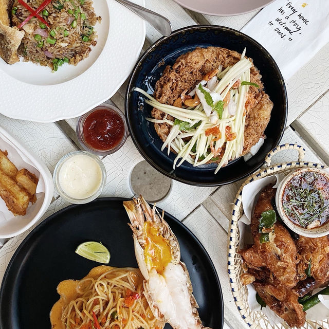THE SUMMER HOUSE | คาเฟ่ริมน้ำ สไตล์ฟิวชั่น