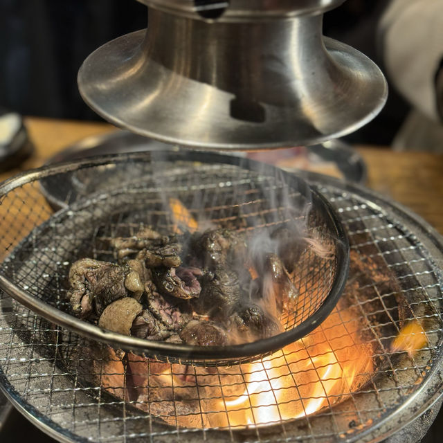 「東京新橋的ざる焼小林養鶏：性價比高，必點雞肉拼盤！」