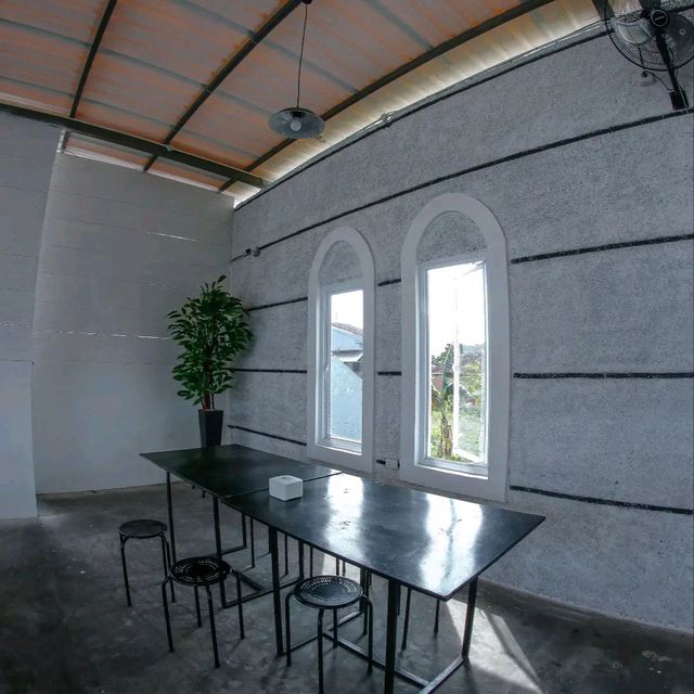 CAFE KOLO | COFFEE SHOP COMFORTABLE FOR HANG OUT