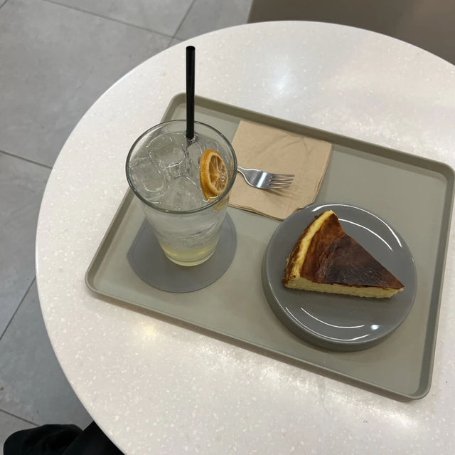 【韓国/釜山】釜山駅から徒歩すぐのお洒落カフェ✨️