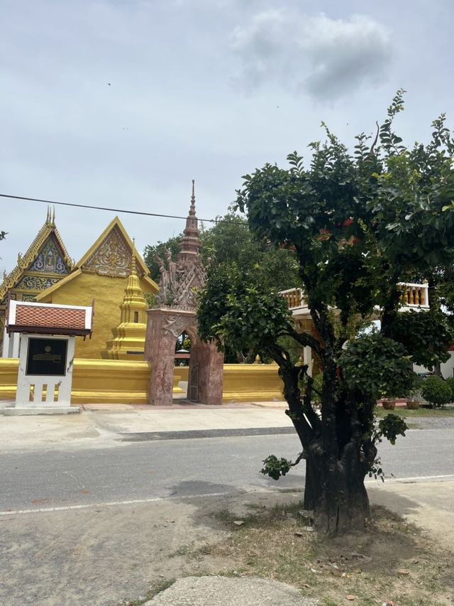 หลวงปู่เปี้ยน วัดโพธาราม สุพรรณบุรี