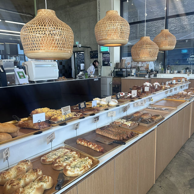 《江陵》 🏝️オーシャンビュー🌊江陵のビーチが一望できるベーカリーカフェ🥐🥐