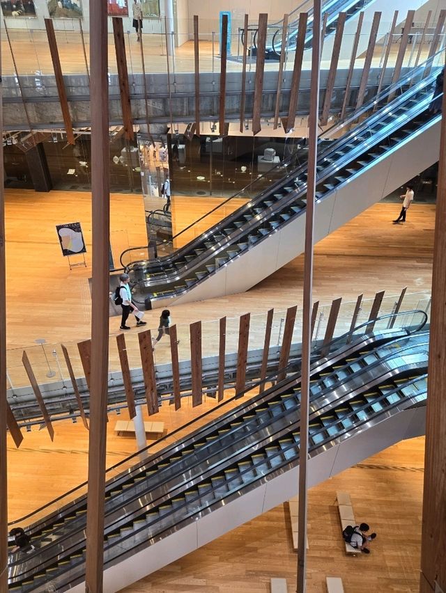 富山市ガラス美術館に行ってみた