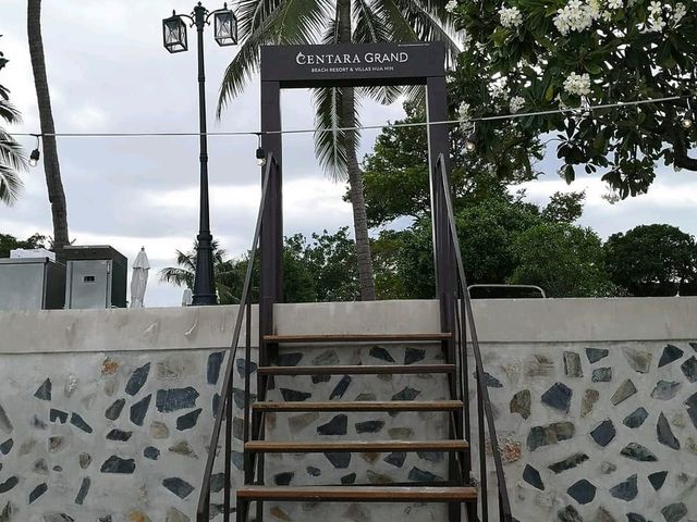 พักผ่อนที่ โรงแรมเซ็นทาราแกนด์ หัวหิน