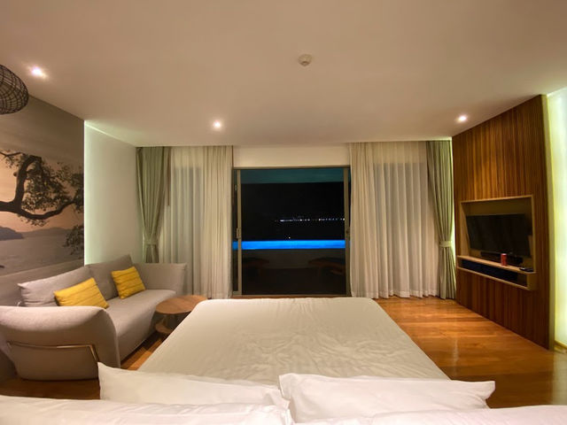 📍 Wyndham Grand Phuket Kalim Bay