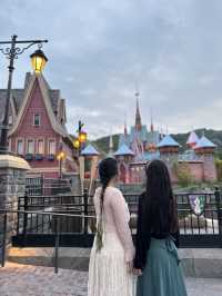 World’s FIRST EVER Frozen-themed land ❄️