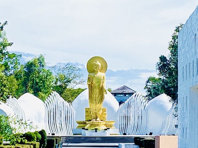 ⛩️กราบไหว้พระองค์ใหญ่🔆พุทธมณฑล จังหวัดตราด🙇‍♀️