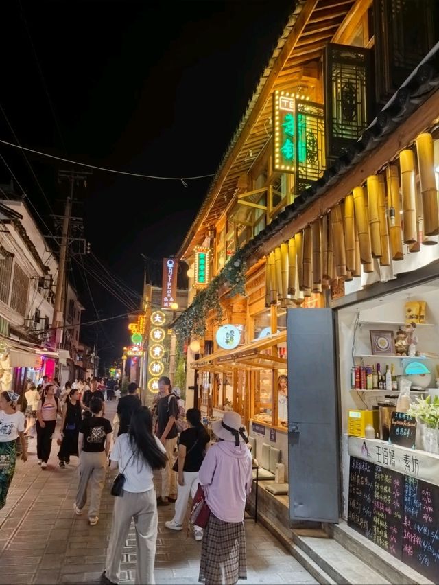Cozy bars in Dali OldTown