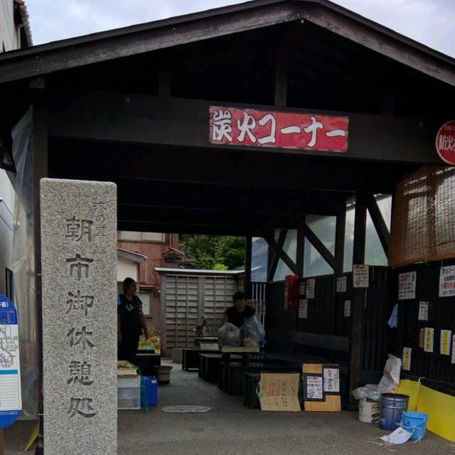 【石川】輪島市の朝市：新鮮な味覚と伝統が息づく市場
