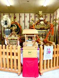 【東京都】秋めいた境内は、より秋色に染まる