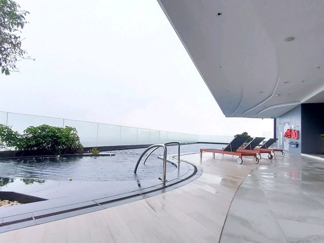 เที่ยวพักที่ Holiday inn and suites Rayong 