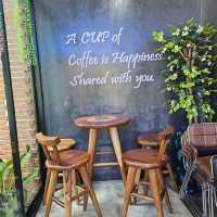 ร้านคาเฟ่แลนด์ดิ้งเดอ   ชุมพร