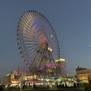 横浜の遊園地✨カラフルに光る観覧車】コスモワールド | Trip.com 横浜