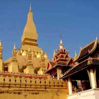 สักการะพระธาตุหลวงแห่งนครเวียงจันทน์