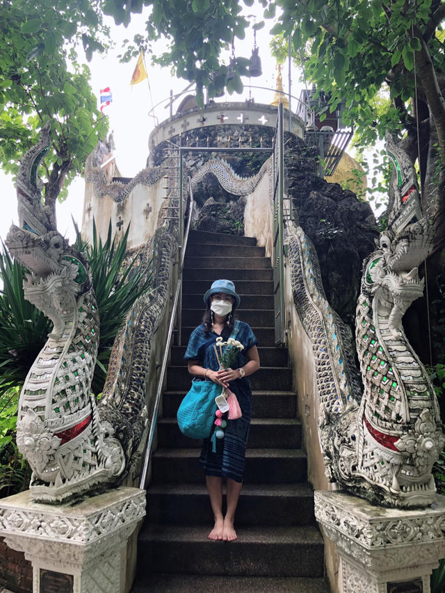 ⭐ พระธาตุอินทร์แขวน