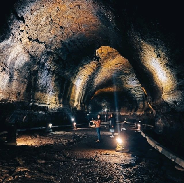 MANJANGGUL LAVA TUBE.