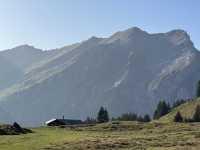 The Mesmerizing Hike to Oeschinensee: A Swiss Gem