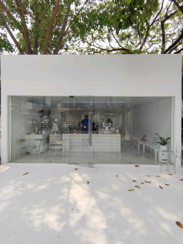 runthru.bkk [ร้านกาแฟลับหลังกำแพง] 