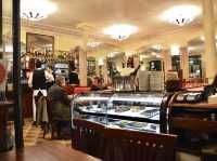 A Classic Parisian Morning at Café de Flore☕️