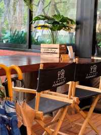 คาเฟ่ที่ฉะเชิงเทราทำถึง เอาน้ำตกวางไว้กลางคาเฟ่!!!