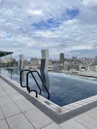【沖縄】那覇市 都会を見渡せるシースループールで贅沢時間を