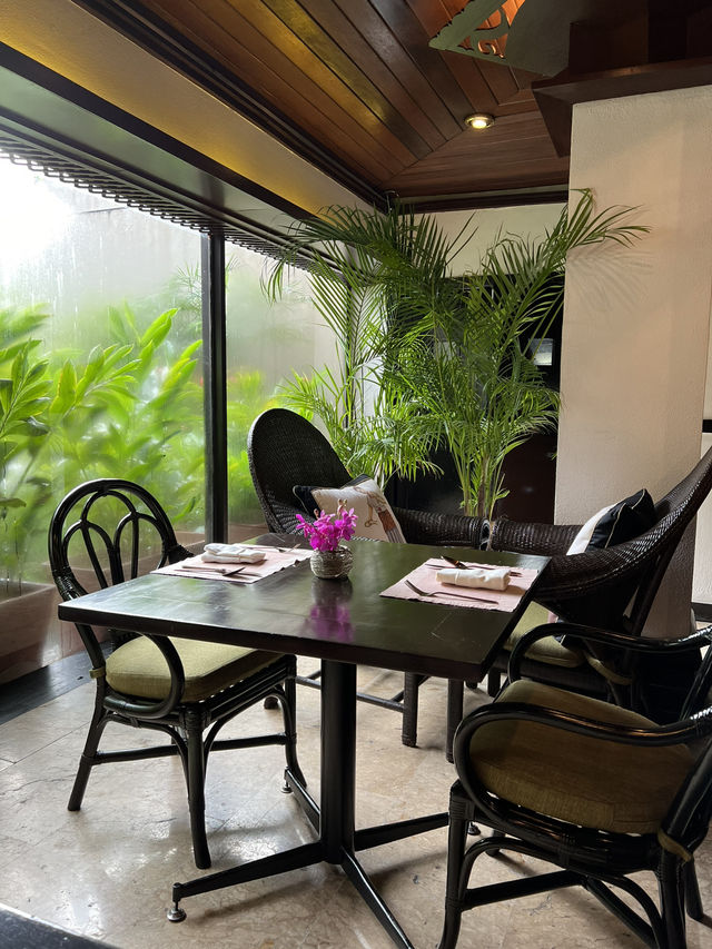 A Lovely Breakfast Experience at Escolta🥥