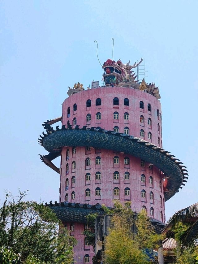 タイ🇹🇭ナコンパトム🐉ワットサムプラン非現実的!!龍が巻きつく寺院