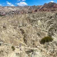 異世界の風景！ラパスの「月の谷」探検