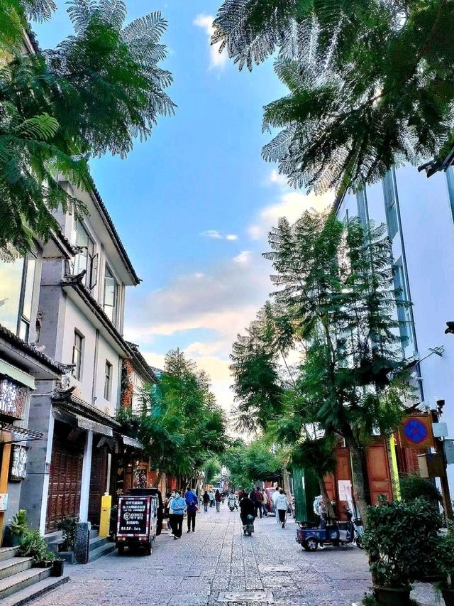 Shuanglang: The Perfect Lakeside Getaway