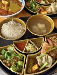 This Vegetarian Chicken Rice is So Realistic, You Won’t Believe It’s Meat-Free
