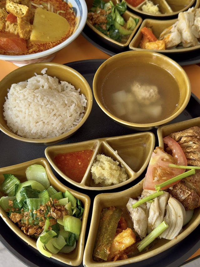 This Vegetarian Chicken Rice is So Realistic, You Won’t Believe It’s Meat-Free